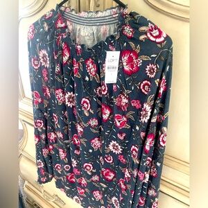 LOFT NWT pretty floral gray and pink top